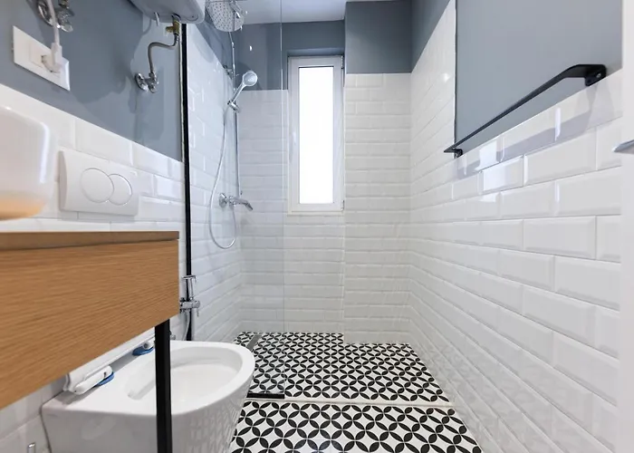 Syncron Centre Skyline Rooftop 티라나